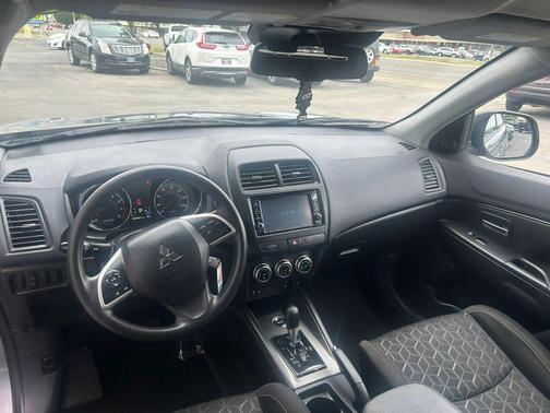 Alloy Silver Metallic 2024 Mitsubishi Outlander Sport 2.0 S