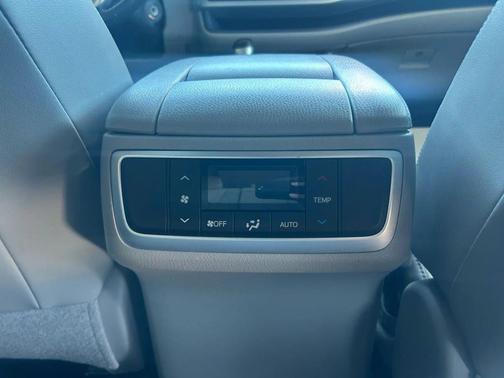 2015 Toyota Highlander LE