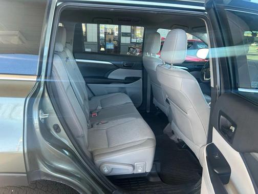 2015 Toyota Highlander LE