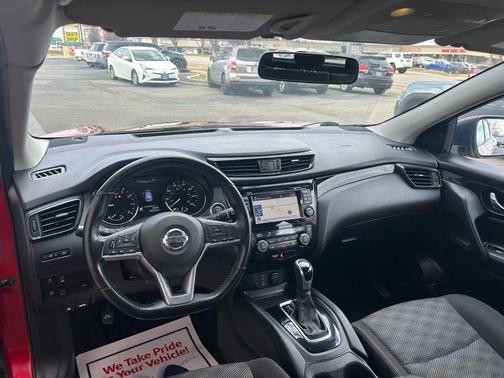 2017 Nissan Rogue Sport SV