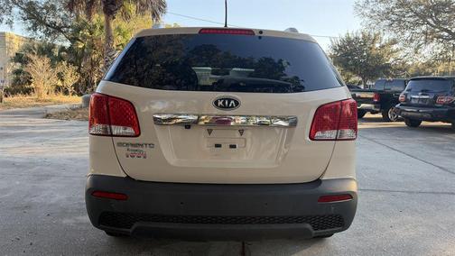 2011 Kia Sorento LX