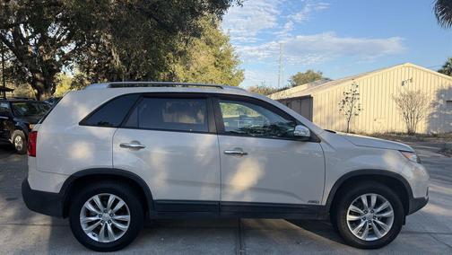 2011 Kia Sorento LX