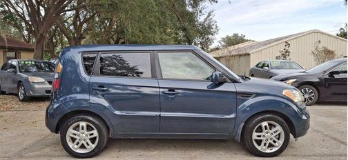 2011 Kia Soul +