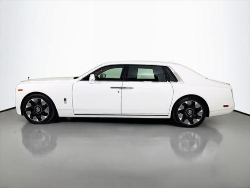 2024 Rolls-Royce Phantom EWB