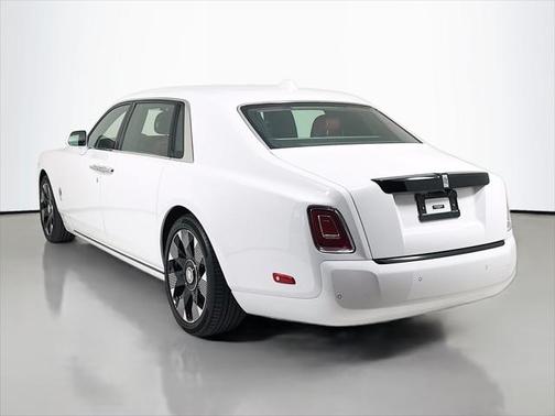2024 Rolls-Royce Phantom EWB