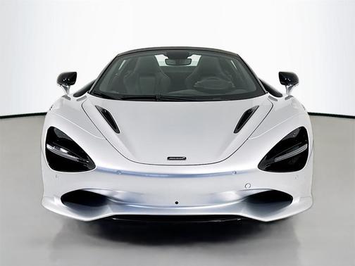 2026 McLaren 750S Base