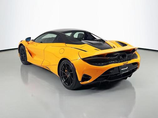 Papaya Spark 2027 McLaren 750S