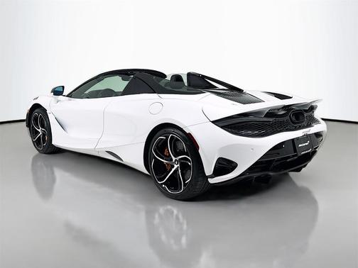 2026 McLaren 750S Base