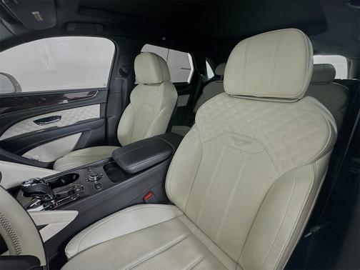 2022 Bentley Bentayga V8