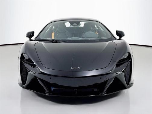 2026 McLaren Artura 