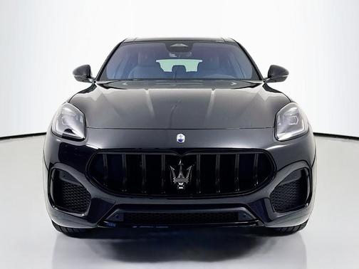 Nero Noctis 2025 Maserati Grecale Modena