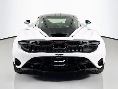 2026 McLaren 750S Base