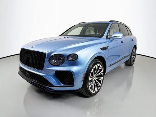 Silver Lake 2025 Bentley Bentayga V8