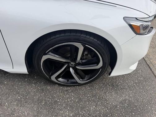 Off White 2021 Honda Accord Sport SE 1.5T