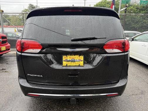2017 Chrysler Pacifica Touring-L Plus