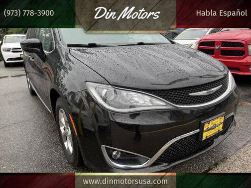 2017 Chrysler Pacifica Touring-L Plus