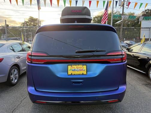 2021 Chrysler Pacifica Touring 4dr Mini Van