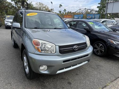 2004 Toyota RAV4 Base