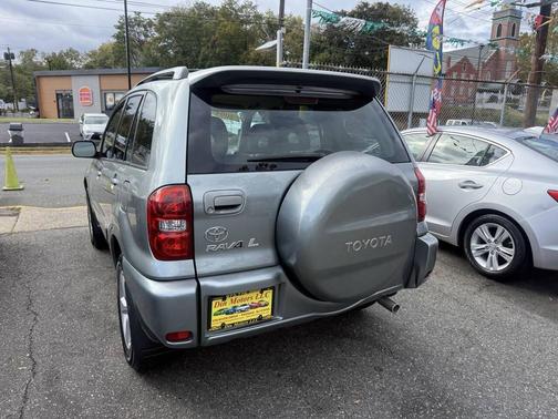 2004 Toyota RAV4 Base