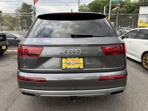 Gray 2019 Audi Q7 55 Premium Plus