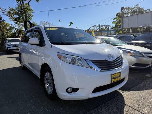 2013 Toyota Sienna XLE