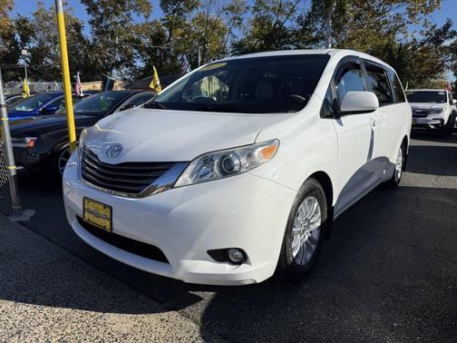 2013 Toyota Sienna XLE