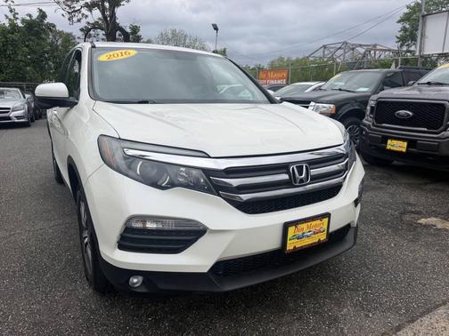 Off White 2016 Honda Pilot EX-L