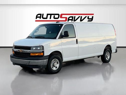 Summit White 2025 Chevrolet Express 2500 Work Van