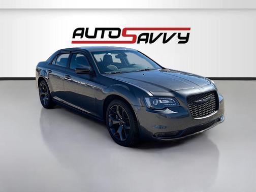 Granite Crystal Metallic Clearcoat 2023 Chrysler 300 Touring