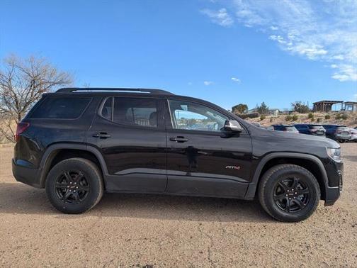 2022 GMC Acadia AWD AT4