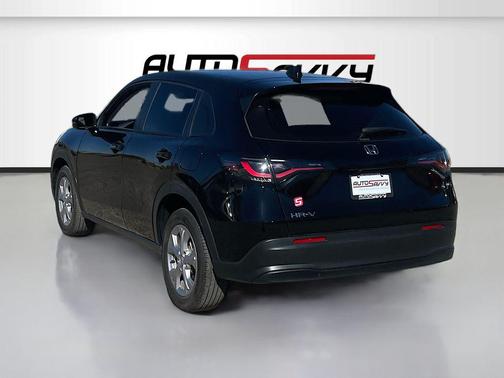 Crystal Black Pearl 2024 Honda HR-V LX