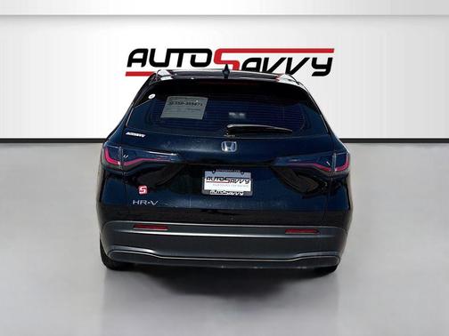 Crystal Black Pearl 2024 Honda HR-V LX