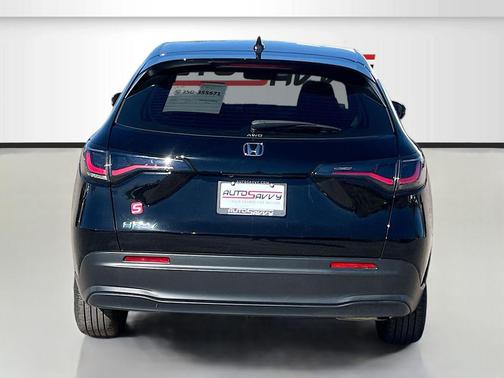 Crystal Black Pearl 2024 Honda HR-V LX