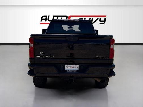 Black 2022 Chevrolet Silverado 2500 Custom