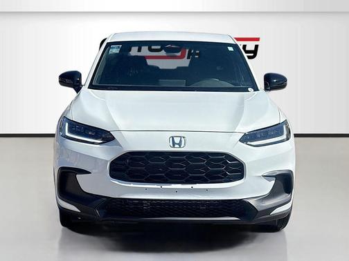 Pearl 2026 Honda HR-V AWD Sport