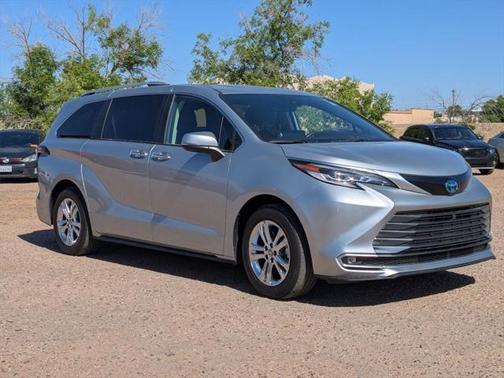 2023 Toyota Sienna Platinum 7 Passenger
