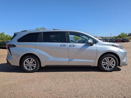 2023 Toyota Sienna Platinum 7 Passenger
