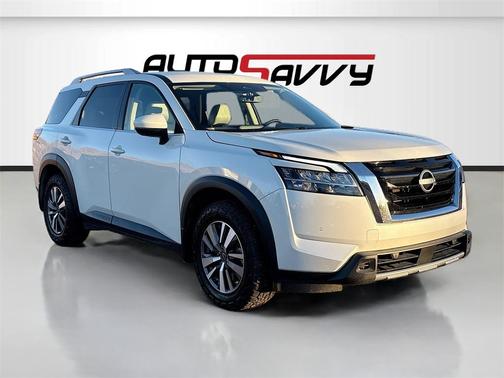 2023 Nissan Pathfinder SL 4WD