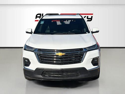 Summit White 2023 Chevrolet Traverse LT Leather
