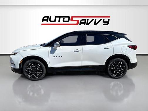 Iridescent Pearl Tricoat 2023 Chevrolet Blazer RS