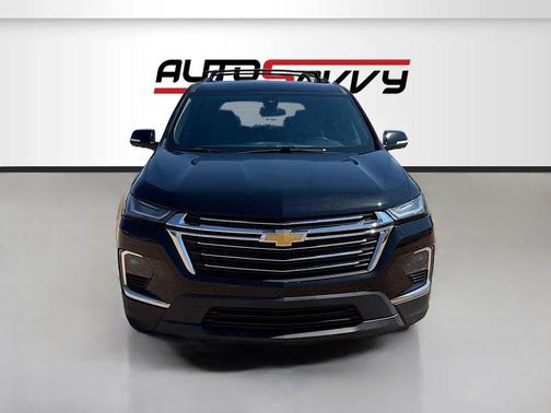 Mosaic Black Metallic 2023 Chevrolet Traverse LT Leather