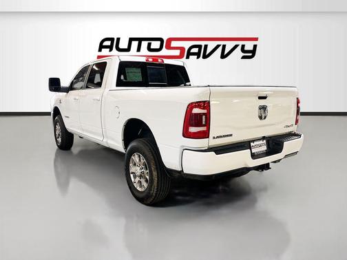 Bright White Clearcoat 2024 RAM 2500 Laramie Crew Cab 4x4 6'4' Box