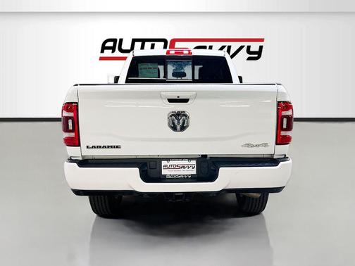 Bright White Clearcoat 2024 RAM 2500 Laramie Crew Cab 4x4 6'4' Box