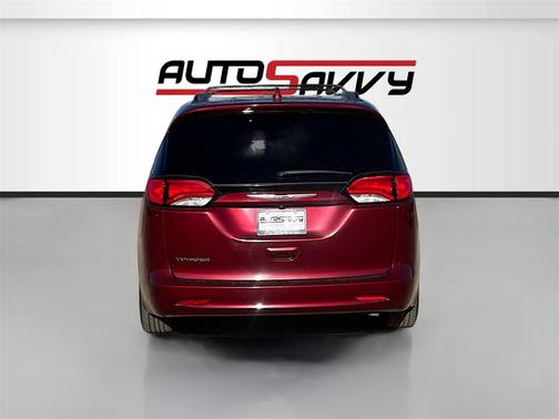 2020 Chrysler Voyager LXI
