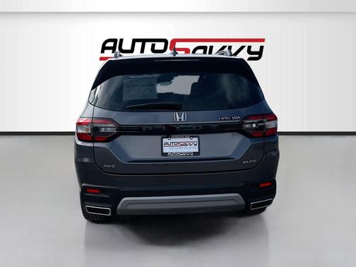 2023 Honda Pilot AWD Elite