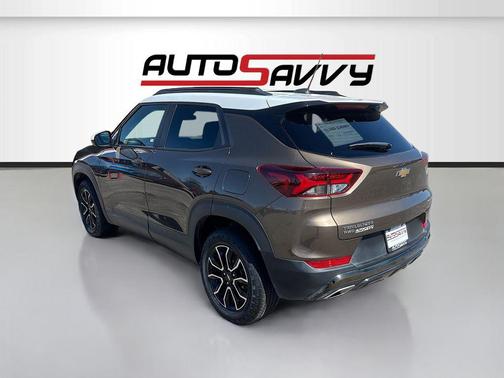 Zeus Bronze Metallic 2022 Chevrolet Trailblazer ACTIV