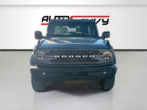 CARBONIZED GRAY METALLIC 2022 Ford Bronco Black Diamond