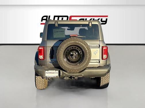 CARBONIZED GRAY METALLIC 2022 Ford Bronco Black Diamond