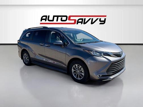 2023 Toyota Sienna XLE