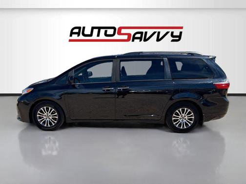 2020 Toyota Sienna XLE